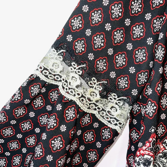 Francesca’s Miami Black & Red Boho Printed Bell Sleeve Blouse Small Women’s - Picture 5 of 10